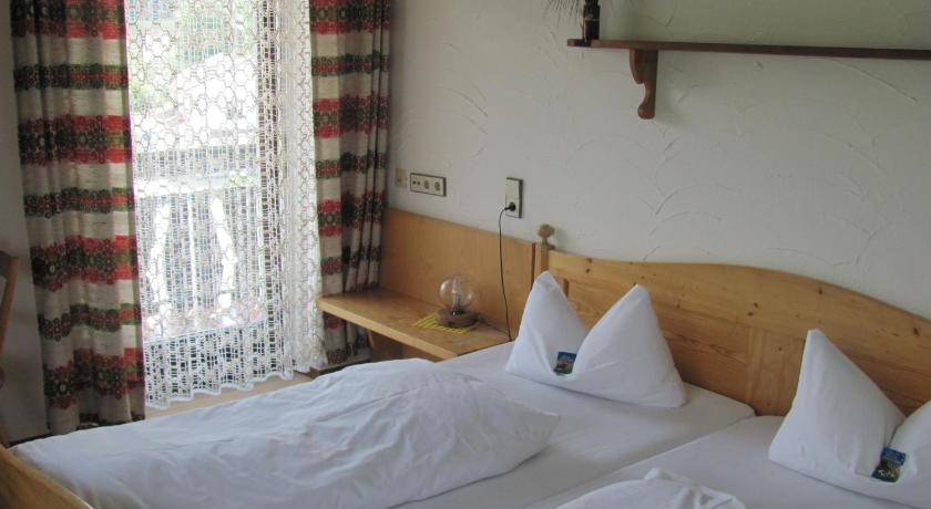 Hotel Negele Hohenfurch الغرفة الصورة