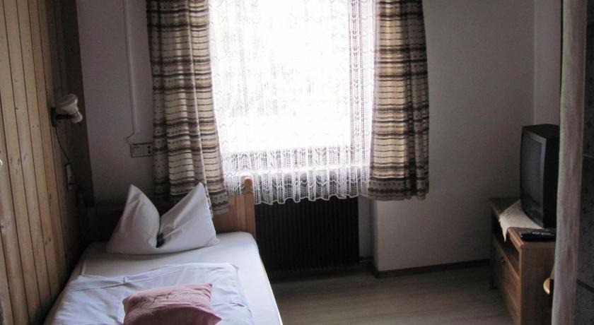 Hotel Negele Hohenfurch الغرفة الصورة